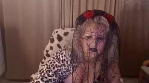 Hannah online show from 10/31/25, 11:06