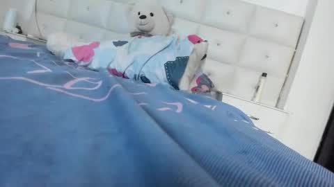 Snapshot of lexxi_ross chatting on 12/30/24, 05:02 LEXXI online show from 12/30/24, 05:02