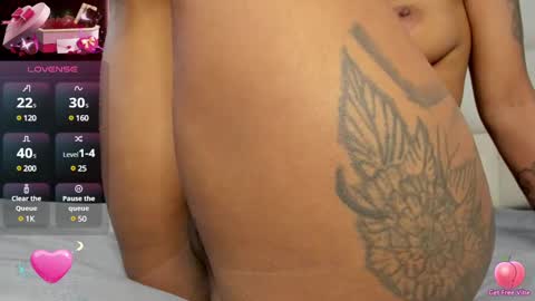 Snapshot of lexxi_ross chatting on 02/12/25, 04:11 LEXXI online show from 02/12/25, 04:11