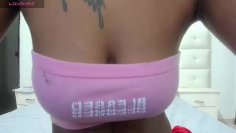 Snapshot of lexxi_ross chatting on 10/13/25, 05:35 LEXXI online show from 10/13/25, 05:35