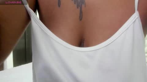 Snapshot of lexxi_ross chatting on 10/17/25, 02:41 LEXXI online show from 10/17/25, 02:41