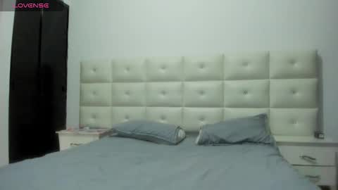 Snapshot of lexxi_ross chatting on 10/27/25, 12:53 LEXXI online show from 10/27/25, 12:53