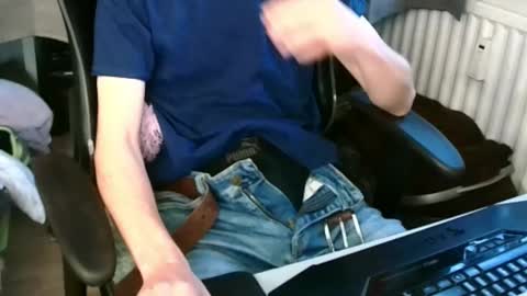 Snapshot of lexxorhard chatting on 12/13/24, 07:58 LexxorHard online show from 12/13/24, 07:58