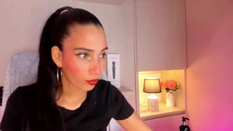 L I A  online show from 12/02/25, 04:07