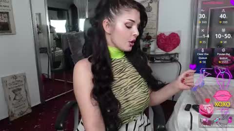 Snapshot of lexyrene chatting on 09/29/25, 07:51 Adina online show from 09/29/25, 07:51