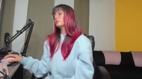 Leydy  online show from 04/17/26, 01:30