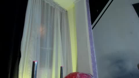 Snapshot of leyla_collins chatting on 01/24/25, 08:55 online show from 01/24/25, 08:55