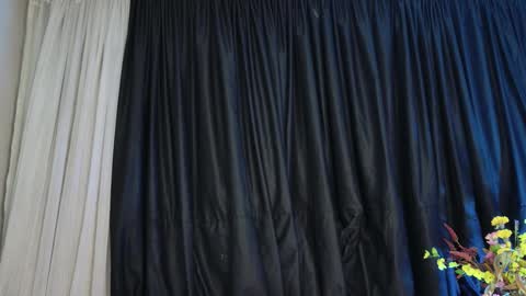 Snapshot of leyla_collins chatting on 02/13/25, 07:13 online show from 02/13/25, 07:13