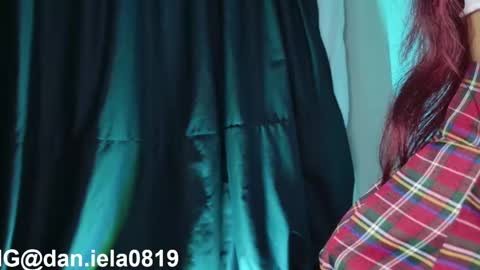 Snapshot of leyla_collins chatting on 02/19/25, 05:38 online show from 02/19/25, 05:38