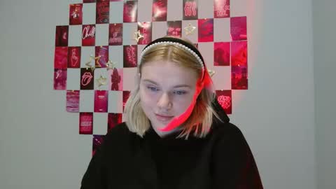 Leyla online show from 11/27/25, 07:32