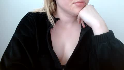 Leyla online show from 06/03/26, 06:05