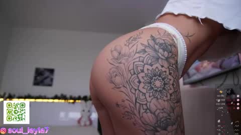 Leyla ly Ill be here Tuesday Thursday Friday Saturday Sunday online show from 12/22/25, 03:25