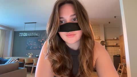 Leyla online show from 09/21/25, 10:06