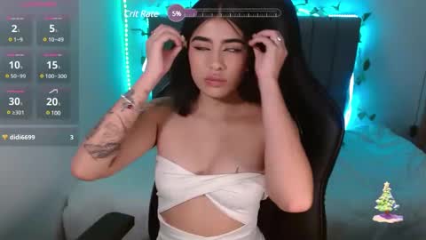 Snapshot of leyla_sans chatting on 12/13/24, 01:04 Leyla online show from 12/13/24, 01:04