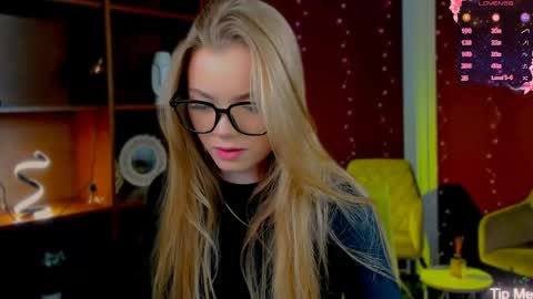 leyla_sexi online show from 04/25/26, 01:41