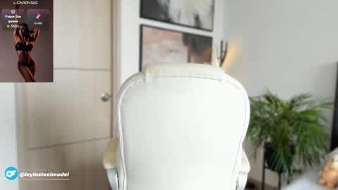 INSTA leylasteel model         online show from 09/11/25, 06:30