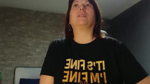 Snapshot of leylaaxxx chatting on 11/21/25, 08:02 Leyla online show from 11/21/25, 08:02