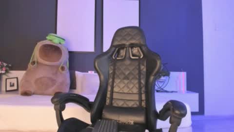  Leyli Doll  online show from 11/13/25, 09:03