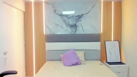   online show from 04/09/26, 02:11