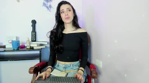 Leyna online show from 02/24/25, 08:58