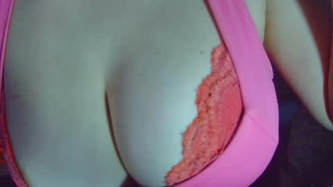 Leysun7 online show from 11/17/25, 02:17