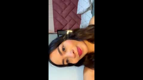lezie_1 online show from 12/15/25, 12:37