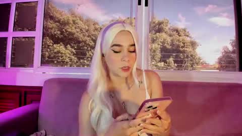 LEZY online show from 09/08/25, 07:35