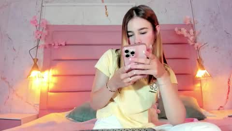 LEZY online show from 09/30/25, 07:41