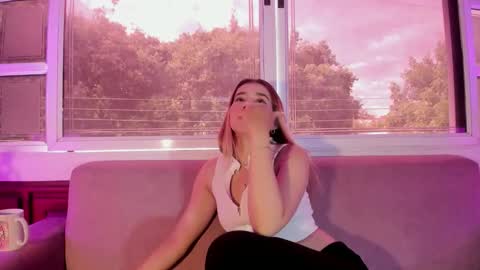 LEZY online show from 10/01/25, 01:50