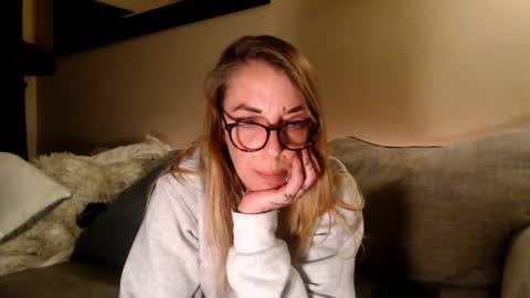 Hornystonerchick online show from 12/04/24, 05:27