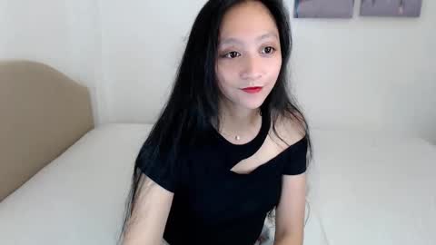 Snapshot of lhalyn060624 chatting on 10/03/25, 10:45 Lyn online show from 10/03/25, 10:45