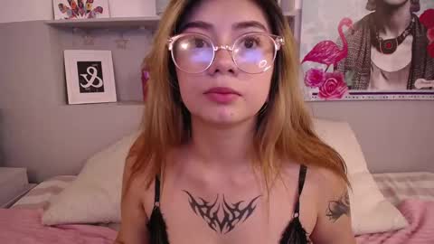 lia_08 online show from 02/04/25, 11:59
