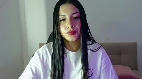 Snapshot of lia_14_ chatting on 04/25/26, 05:21 Lia online show from 04/25/26, 05:21