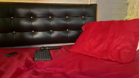 Lia James online show from 05/11/26, 04:04