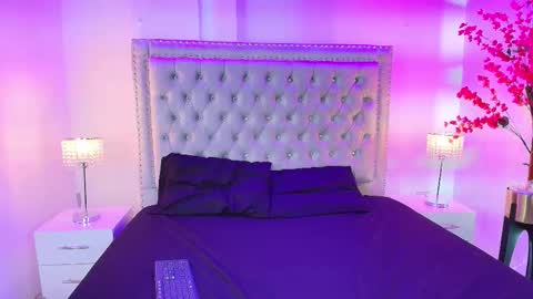 Lia  online show from 10/09/25, 04:32