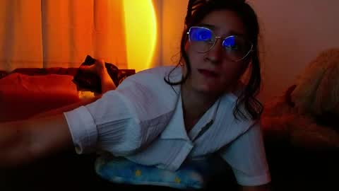 Snapshot of lia_ana_ chatting on 05/16/26, 10:36 liliana online show from 05/16/26, 10:36