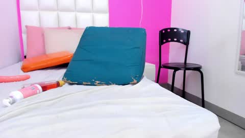 karol online show from 02/08/25, 02:49