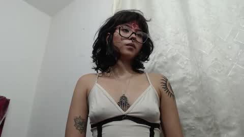 Lia online show from 10/24/25, 11:01