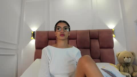 Lia online show from 01/05/25, 07:17