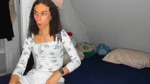 Snapshot of lia_hdz chatting on 09/21/25, 12:45 Kabroncita online show from 09/21/25, 12:45