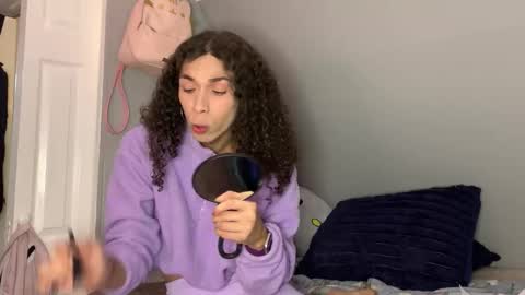 Snapshot of lia_hdz chatting on 10/27/25, 09:30 Kabroncita online show from 10/27/25, 09:30