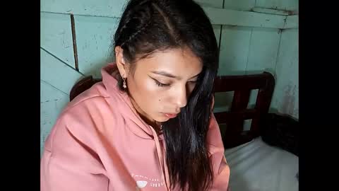 Lia online show from 12/30/24, 11:06