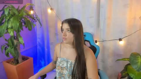 lia_little18 online show from 05/17/26, 09:11