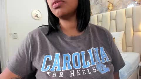 lia_mariana online show from 02/18/26, 05:09