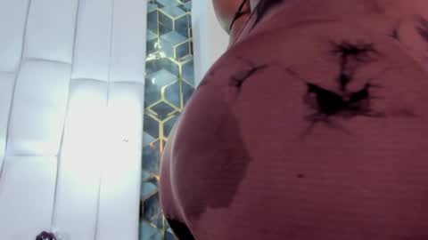 lia_mariana online show from 04/01/26, 05:08