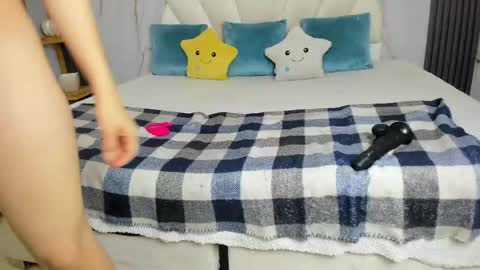 Lia online show from 04/17/26, 12:19