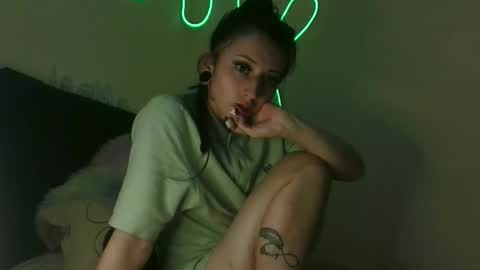 Little Queen Lia  online show from 11/15/25, 12:08