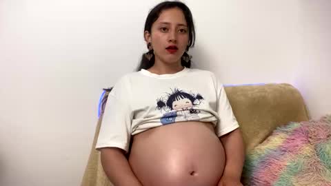 Snapshot of lia_queen610 chatting on 05/07/26, 01:55 Little Queen Lia online show from 05/07/26, 01:55