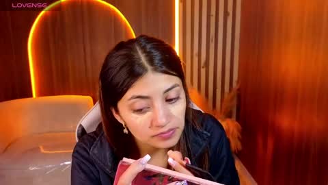 Online 1400 - 2100 online show from 04/19/26, 02:55