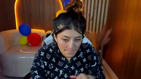 Snapshot of lia_queen_tx chatting on 07/04/26, 03:13 Online 1400 - 2100 online show from 07/04/26, 03:13
